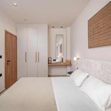 Christina's Luxury Apartment *